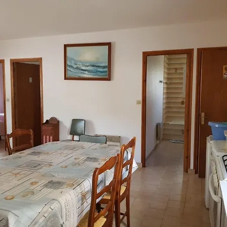 Charmante Maison Familiale Pres De La - Animaux Bienvenus - Fr-1-194-453 بيت للعطل *