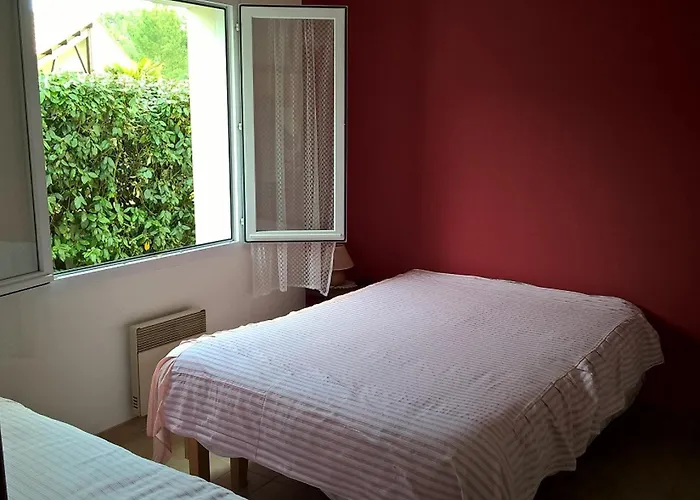 Charmante Maison Familiale Pres De La - Animaux Bienvenus - Fr-1-194-453 *